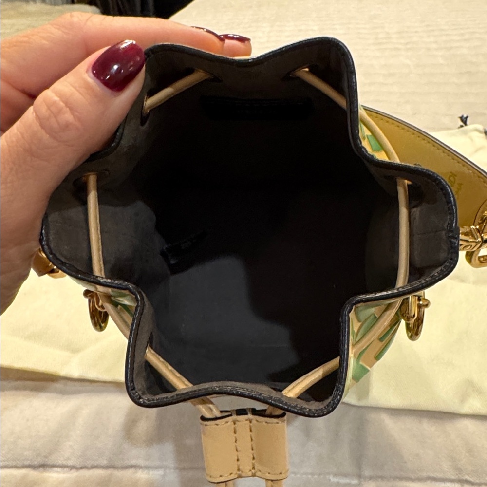 Fendi Iconic Mon Tresor Bucket Bag in Zucca Embossed Leather - Picture 13 of 16